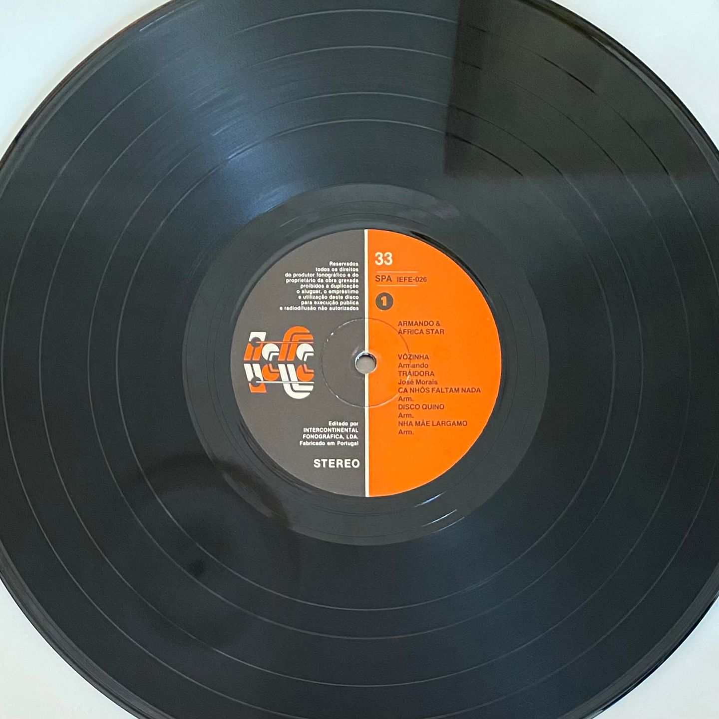 Armando Almeida & Afrika Star - Vôzinha Traidora | Iefe Discos (IEFE-026) - 3