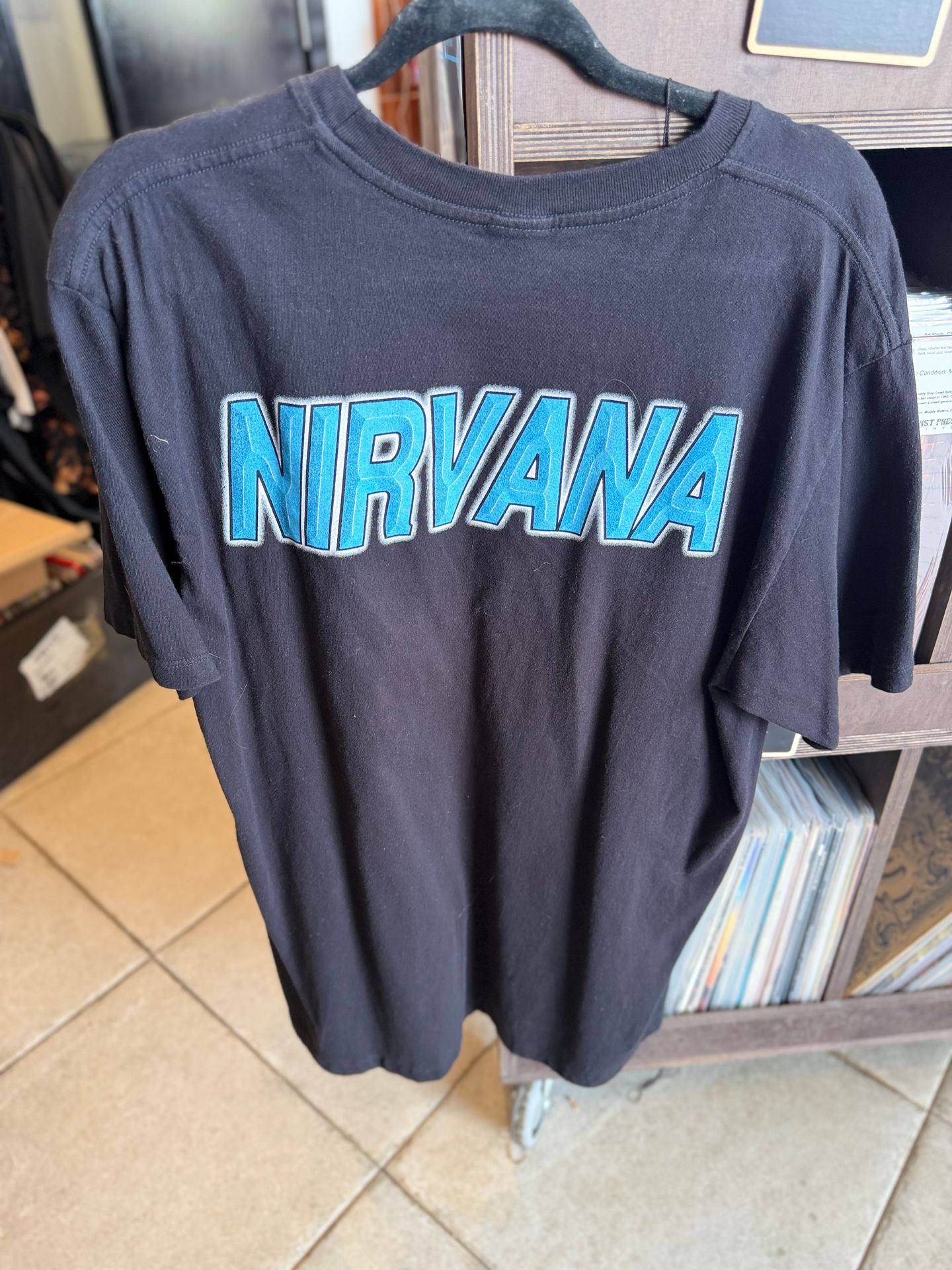 First Press - Nirvana 2010’s boot - 3