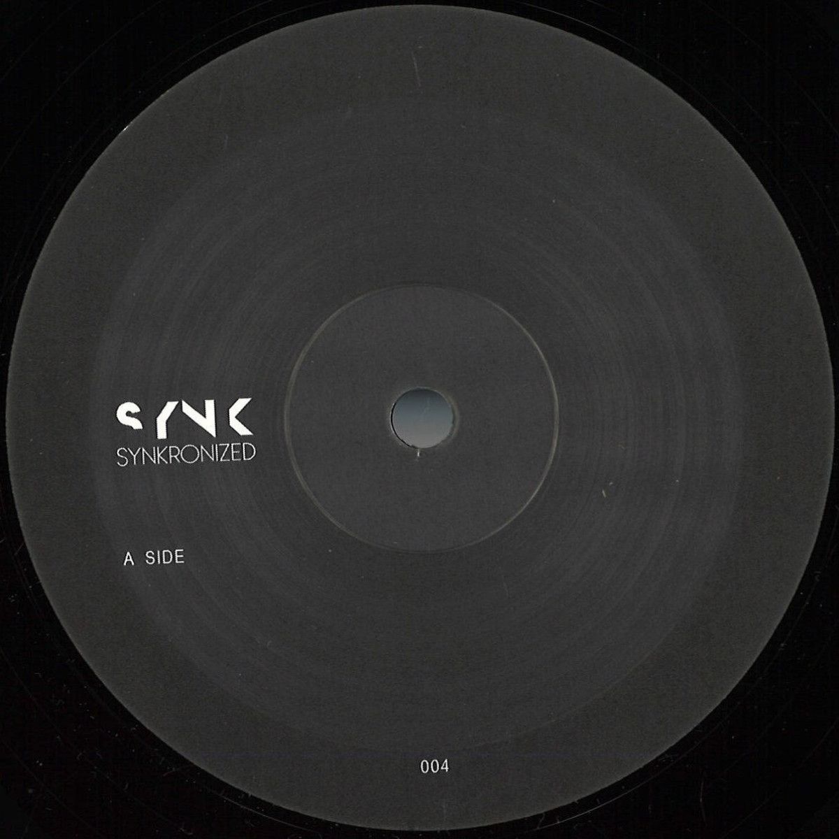 Chad Andrew - Happy Mistakes EP | Synkronized (SYNK004) Chad Andrew - Happy Mistakes EP | Synkronized (SYNK004)