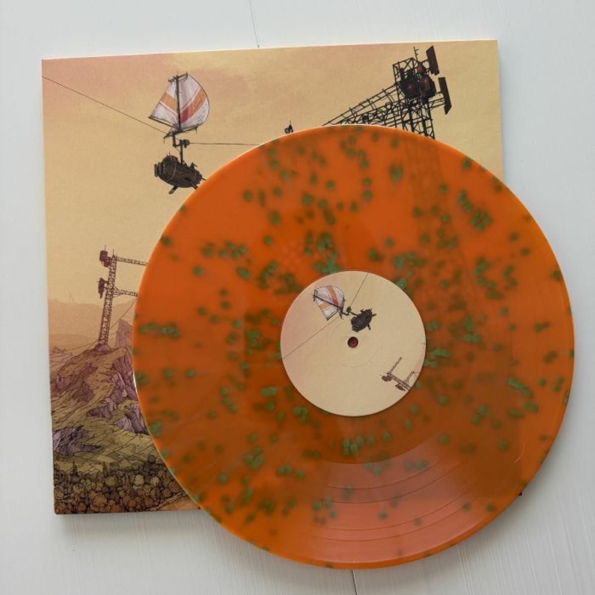 Ochre - Oversail | Mystic & Quantum (MQWAW04ORANGEGREEN)