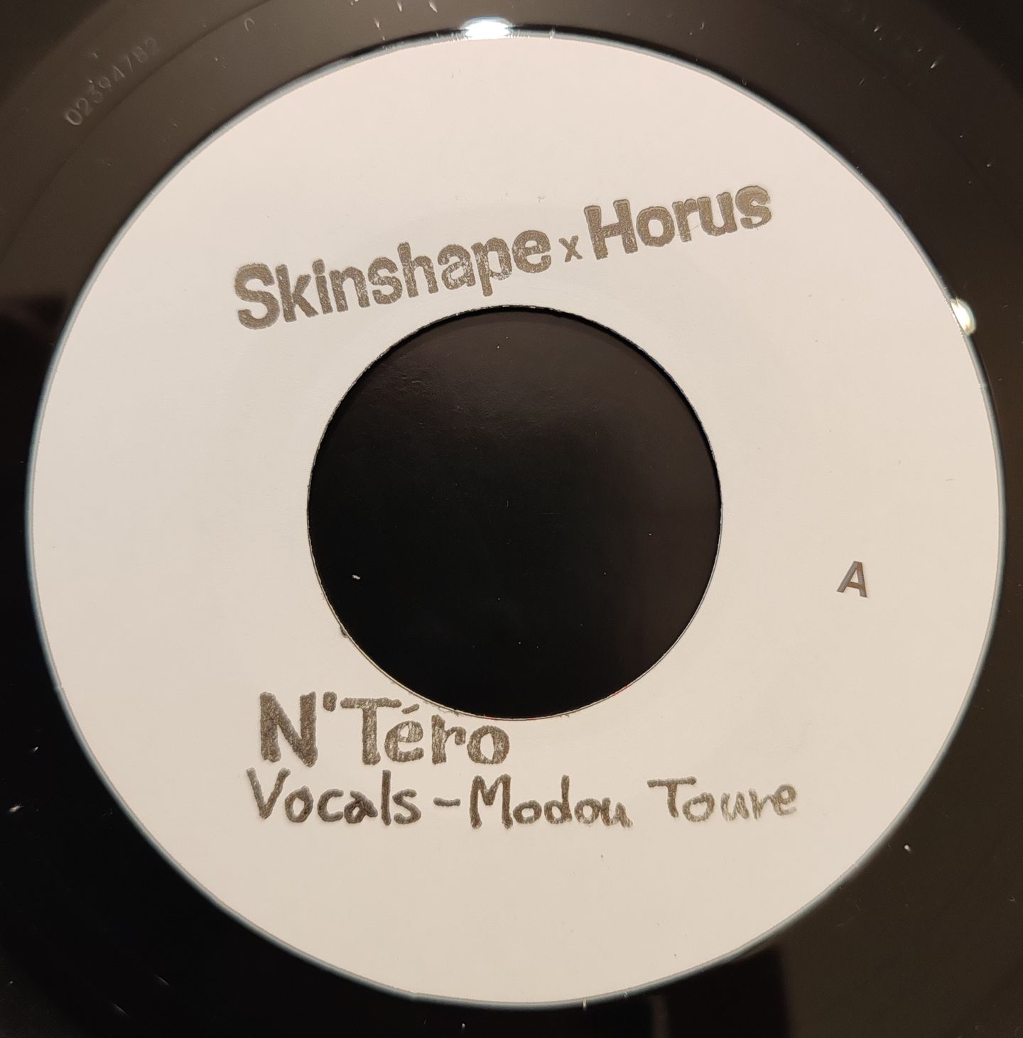 Skinshape x The Horus Allstars - N'Téro | Lewis Recordings (LEWIS1247) Skinshape x The Horus Allstars - N'Téro | Lewis Recordings (LEWIS1247)