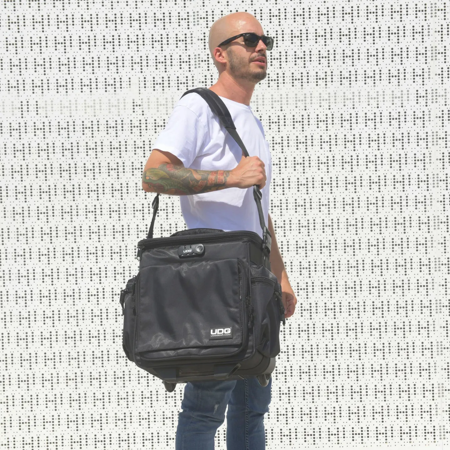 UDG - Case Discos Udg Bag Ultimate Slingbag Trolley Deluxe Mk2 - 13